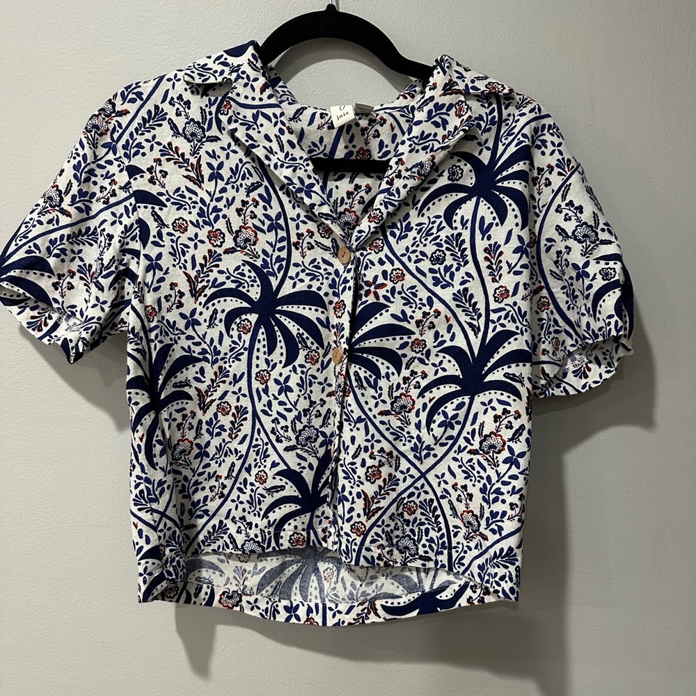 💕4 for $12 Sale!💕 Joie Blue and White Floral Short Sleeve Tee